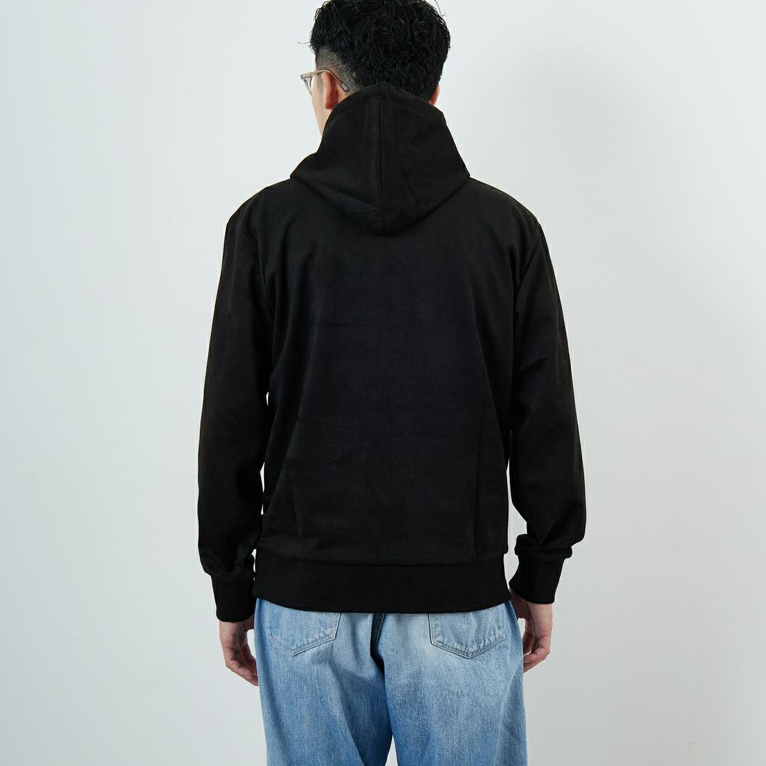 PARIS SAINT-GERMAN [パリ・サンジェルマン] PSG ポリスエードエンボスロゴフーディ [PS0625FW0001] BLACK &&モデル身長：168cm 着用サイズ：M&&