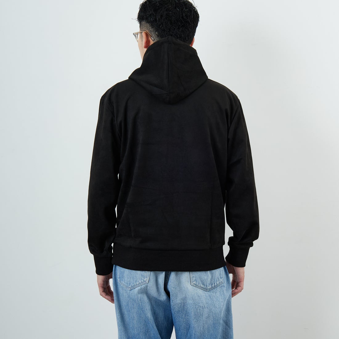 PARIS SAINT-GERMAN [パリ・サンジェルマン] PSG ポリスエードエンボスロゴフーディ [PS0625FW0001] BLACK &&モデル身長：168cm 着用サイズ：M&&