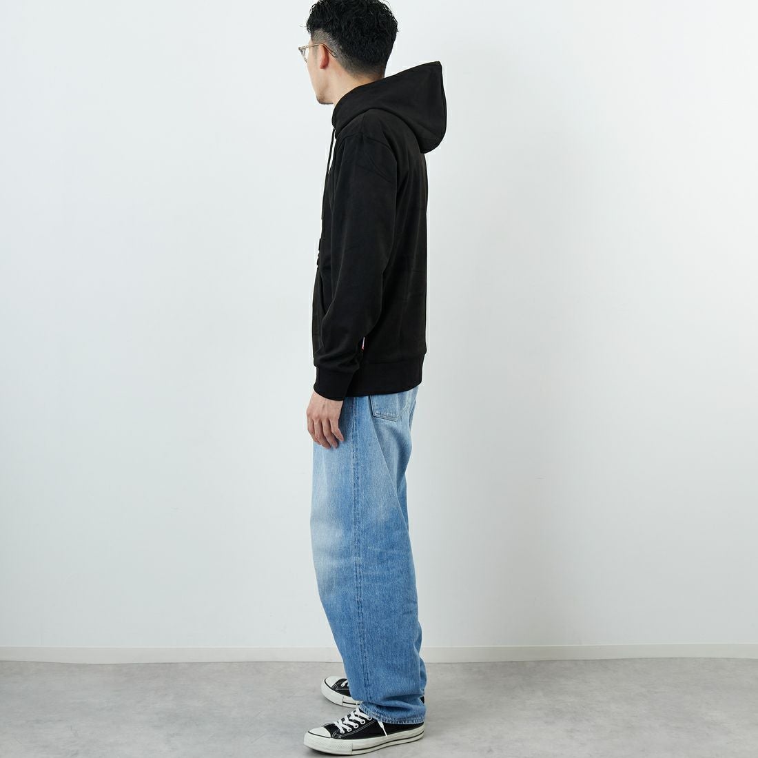 PARIS SAINT-GERMAN [パリ・サンジェルマン] PSG ポリスエードエンボスロゴフーディ [PS0625FW0001] BLACK &&モデル身長：168cm 着用サイズ：M&&