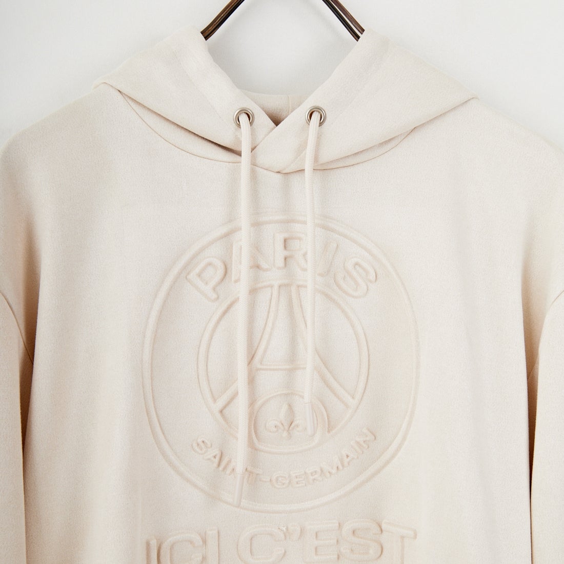 PARIS SAINT-GERMAN [パリ・サンジェルマン] PSG ポリスエードエンボスロゴフーディ [PS0625FW0001] IVORY