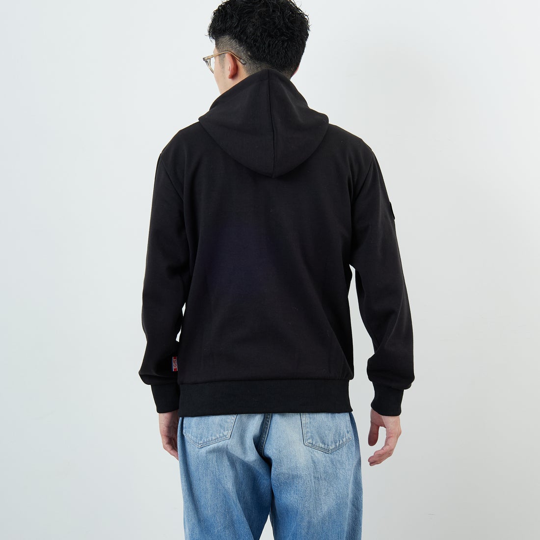 PARIS SAINT-GERMAN [パリ・サンジェルマン] PSG ロゴ刺繍テックフリースフルジップフーディ [PS0625FW0003] BLACK &&モデル身長：168cm 着用サイズ：M&&