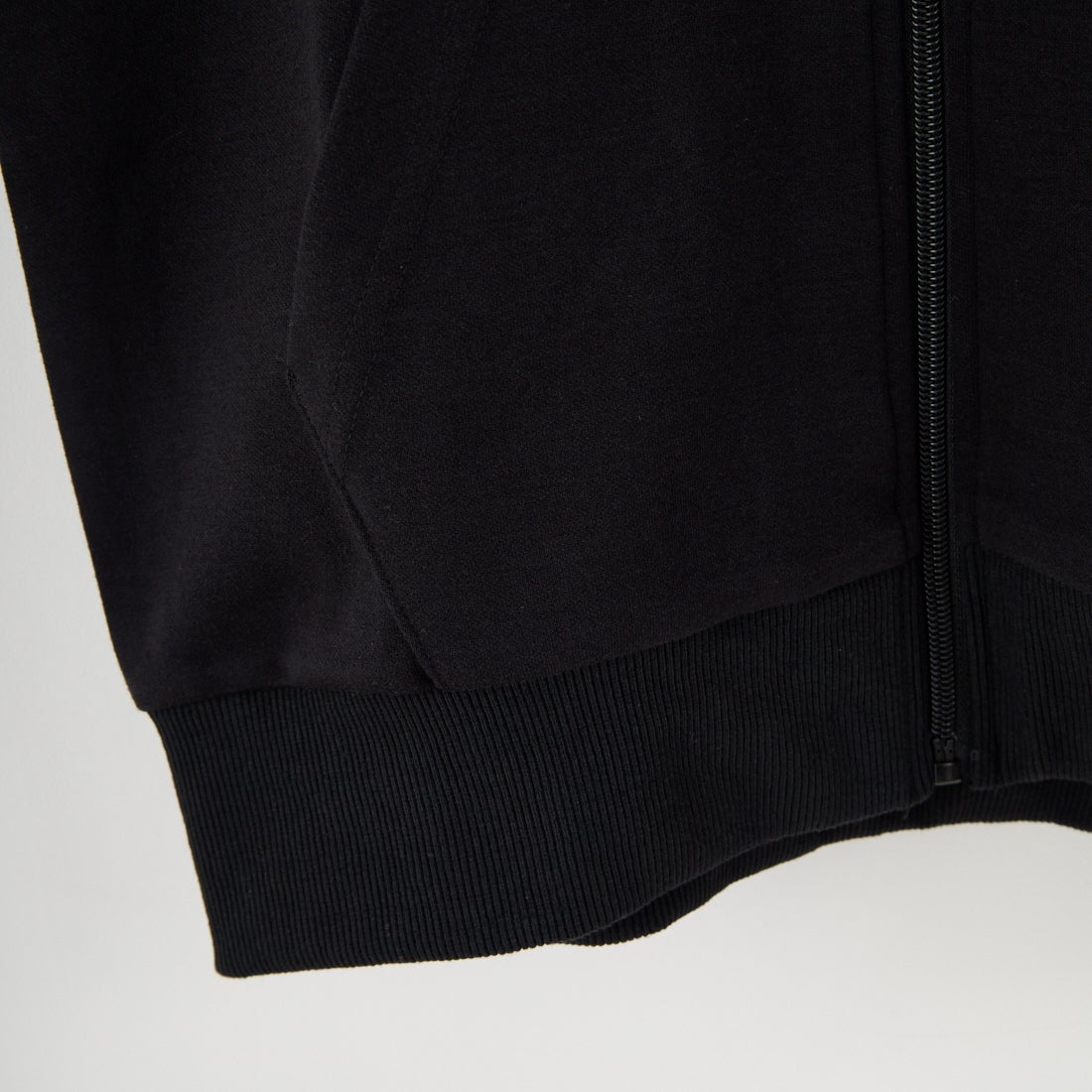 PARIS SAINT-GERMAN [パリ・サンジェルマン] PSG ロゴ刺繍テックフリースフルジップフーディ [PS0625FW0003] BLACK