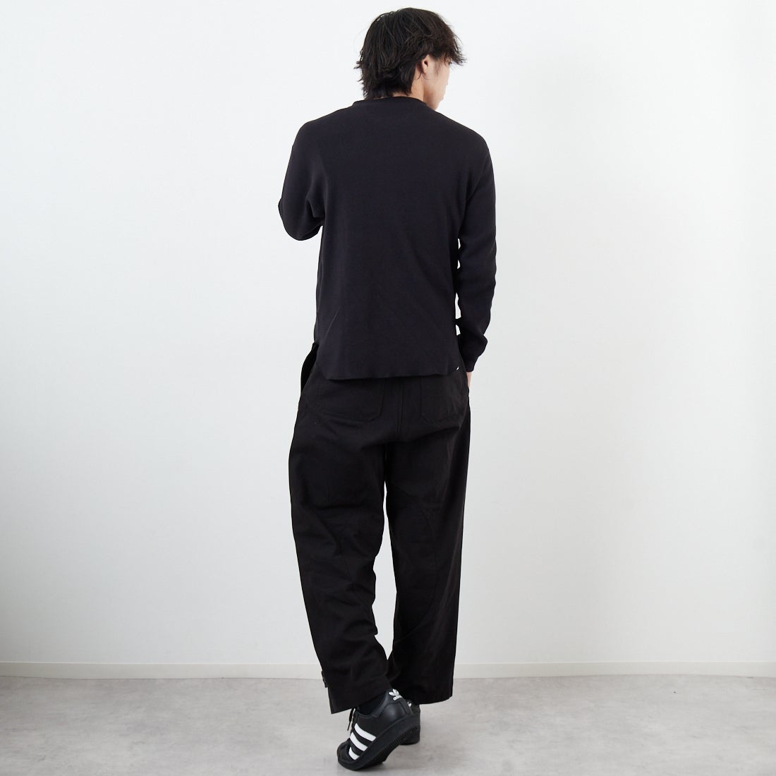 ARMY TWILL SANFORIZED [アーミーツイル サンフォライズド] ダックフィールドパンツ [AM-2555003] BLACK &&モデル身長：179cm 着用サイズ：L&&