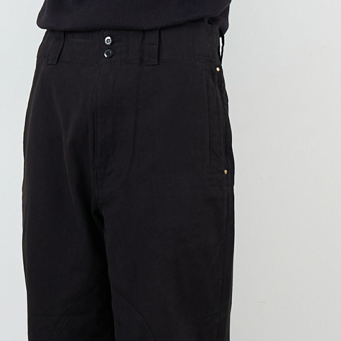 ARMY TWILL SANFORIZED [アーミーツイル サンフォライズド] ダックフィールドパンツ [AM-2555003] BLACK &&モデル身長：179cm 着用サイズ：L&&