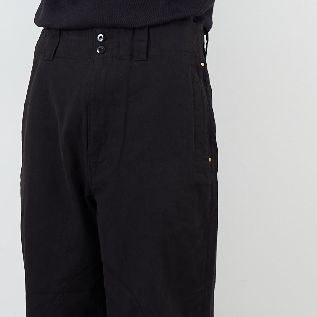 ARMY TWILL SANFORIZED [アーミーツイル サンフォライズド] ダックフィールドパンツ [AM-2555003] BLACK &&モデル身長：179cm 着用サイズ：L&&