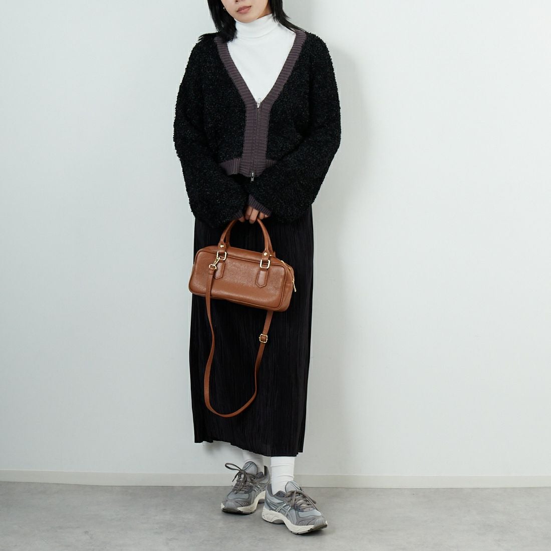 &g'aime [アンジェム] バタフライヤーンカーディガン [986-67009] ﾌﾞﾗｯｸ &&モデル身長：167cm 着用サイズ：F&&