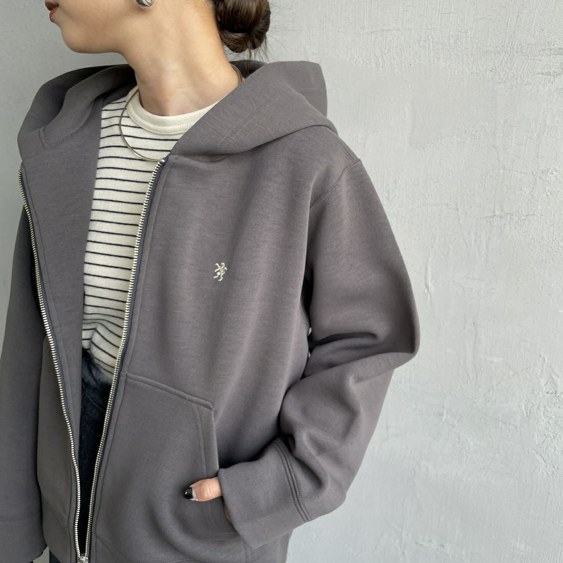 Gymphlex [ジムフレックス] ジップフーデッドジャケット [GY-C0478DDN] CHARCOAL &&モデル身長：150cm 着用サイズ：XS&&