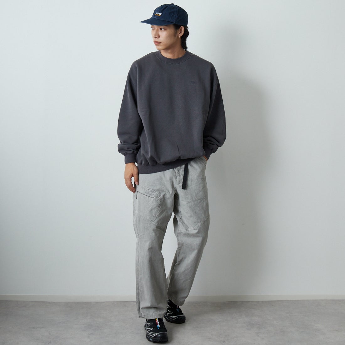 SEDAN ALL-PURPOSE [セダン オールパーパス] スプリットラグランスリーブ スウェットシャツ [SD25F-CT05] CHARCOAL &&モデル身長：179cm 着用サイズ：L&&