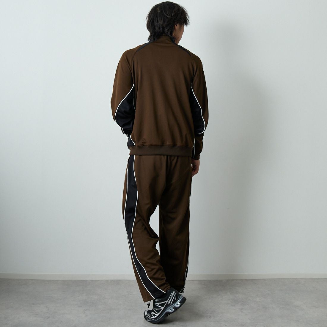 SEDAN ALL-PURPOSE [セダン オールパーパス] OGロゴ トラックパンツ [SD25F-PT05] BRN/BLK &&モデル身長：179cm 着用サイズ：L&&