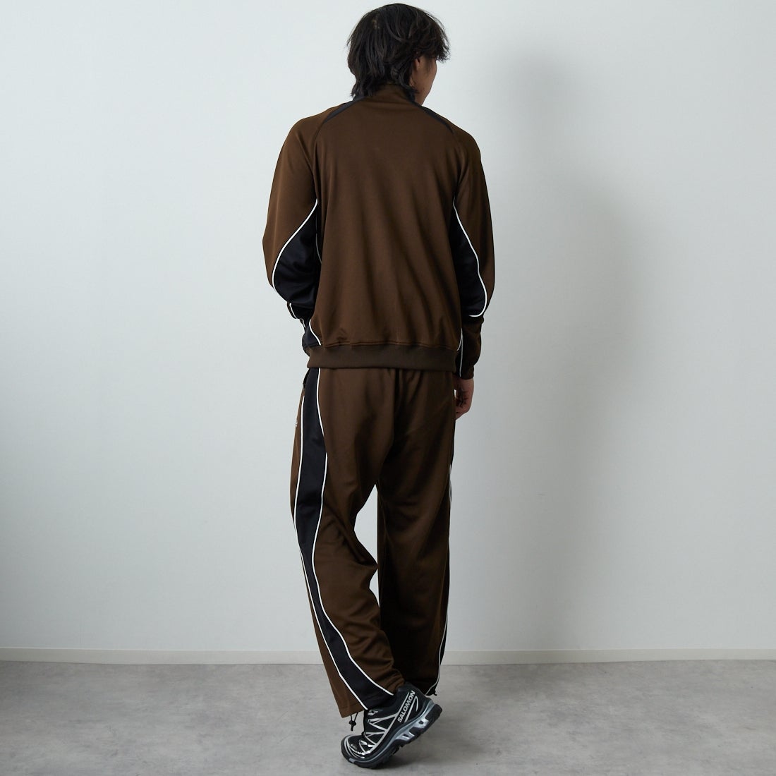 SEDAN ALL-PURPOSE [セダン オールパーパス] OGロゴ トラックジャケット [SD25F-CT04] BRN/BLK &&モデル身長：179cm 着用サイズ：L&&