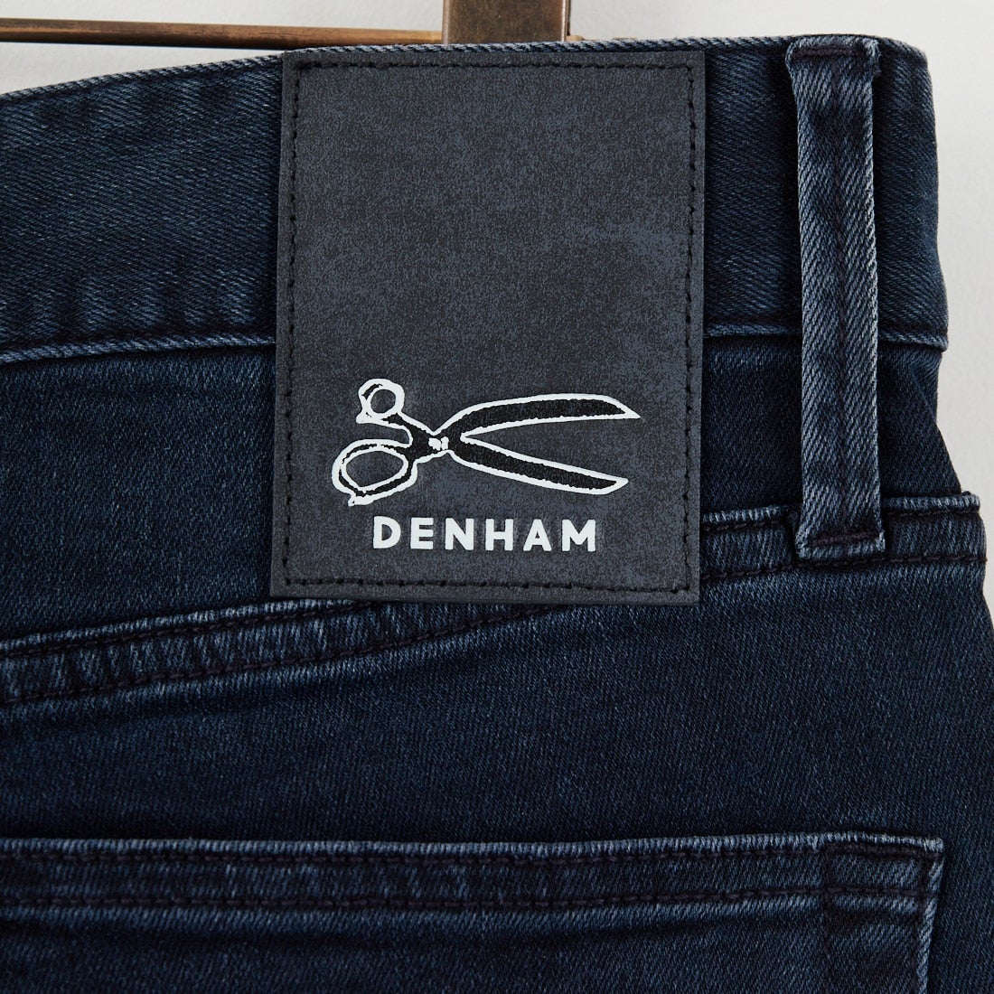 DENHAM [デンハム] スリムフィットジーンズ RAZOR [RAZOR-DDI-CS] DARK BLUE