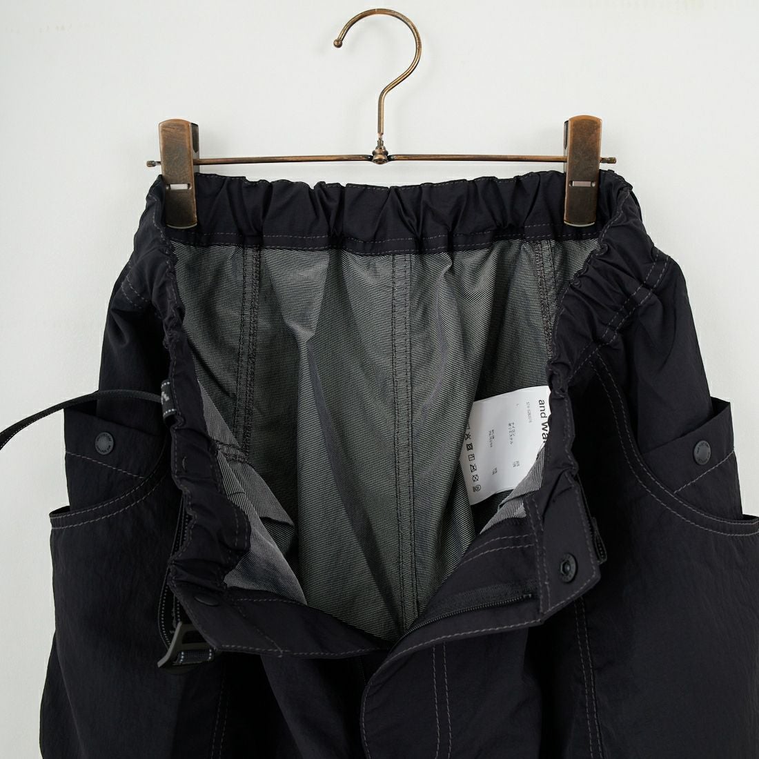 and wander [アンドワンダー] クリンクルドナイロンパンツ [5745282076