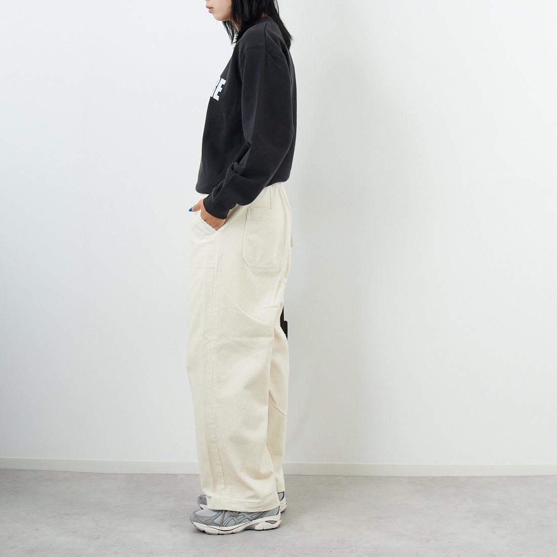 WORN FREE [ウォーン フリー] ジョン・レノン スウェット YOU ARE HERE [WFR-VTG-200003] 09 BLACK &&モデル身長：167cm 着用サイズ：S&&