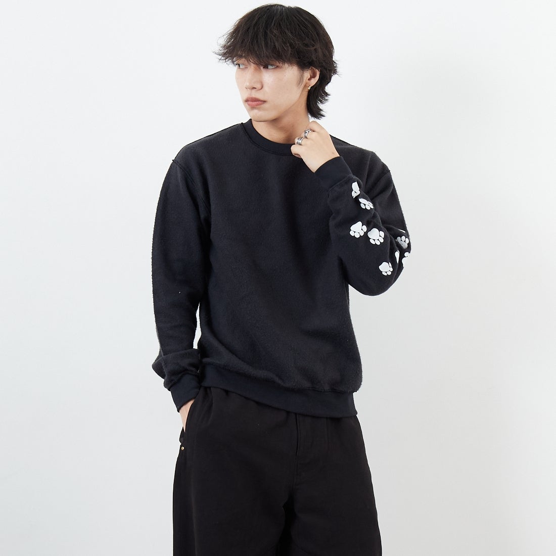 JERZEES [ジャージーズ] キャットヘア アザーサイドクルーネックスウェット [JZ25F013] BLACK &&モデル身長：179cm 着用サイズ：M&&