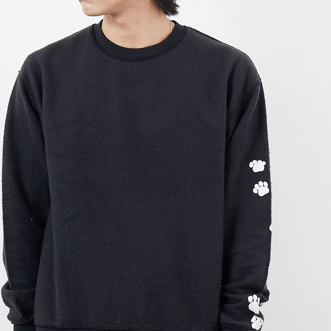 JERZEES [ジャージーズ] キャットヘア アザーサイドクルーネックスウェット [JZ25F013] BLACK &&モデル身長：179cm 着用サイズ：M&&