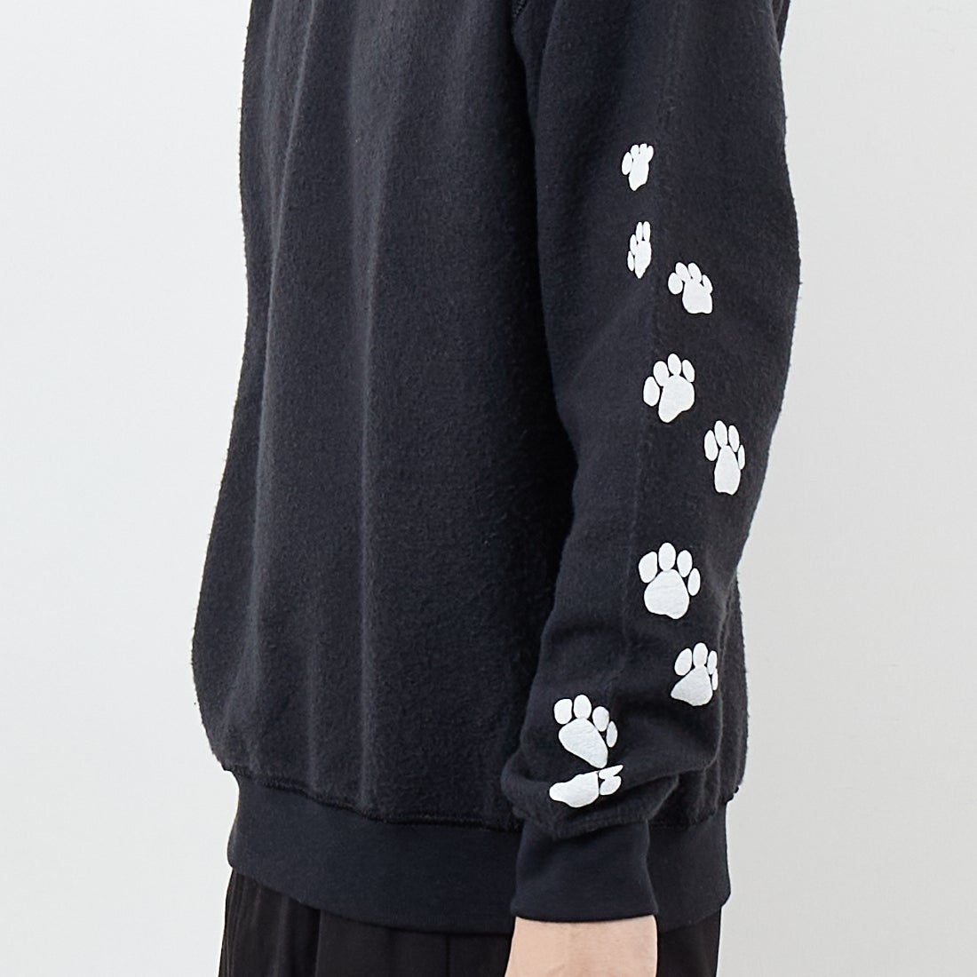 JERZEES [ジャージーズ] キャットヘア アザーサイドクルーネックスウェット [JZ25F013] BLACK &&モデル身長：179cm 着用サイズ：M&&
