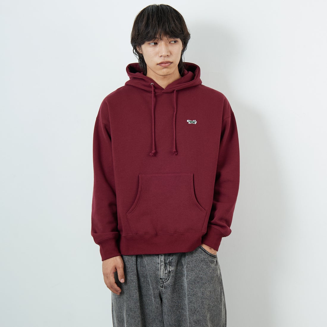 THE FOX [ザフォックス] 別注 スウェットパーカー [JFL25AW-03-JF] WINE &&モデル身長：179cm 着用サイズ：L&&