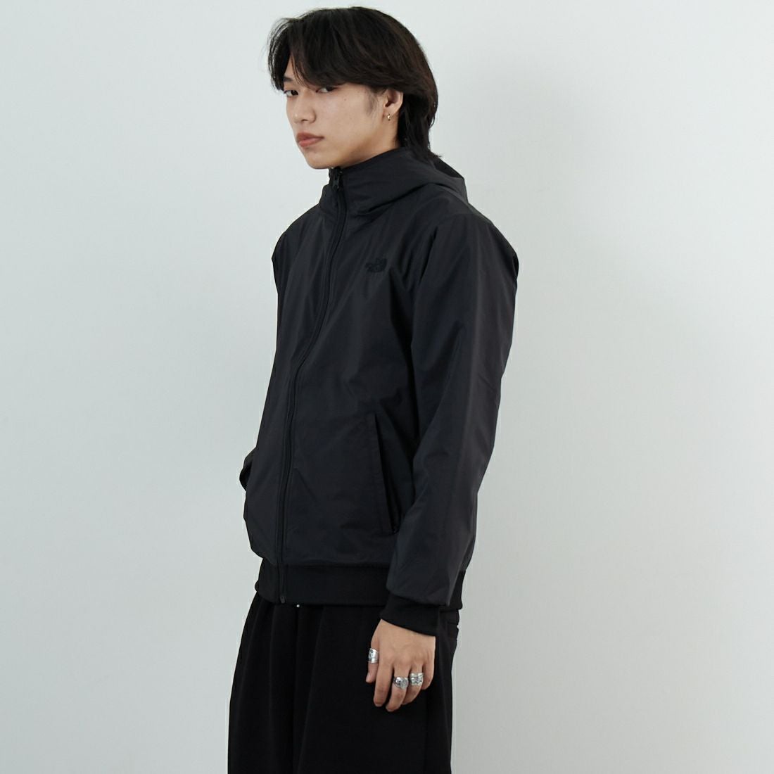 THE NORTH FACE [ザ ノースフェイス] リバーシブルテックエアーフーディ [NT62580] K &&モデル身長：179cm 着用サイズ：M&&