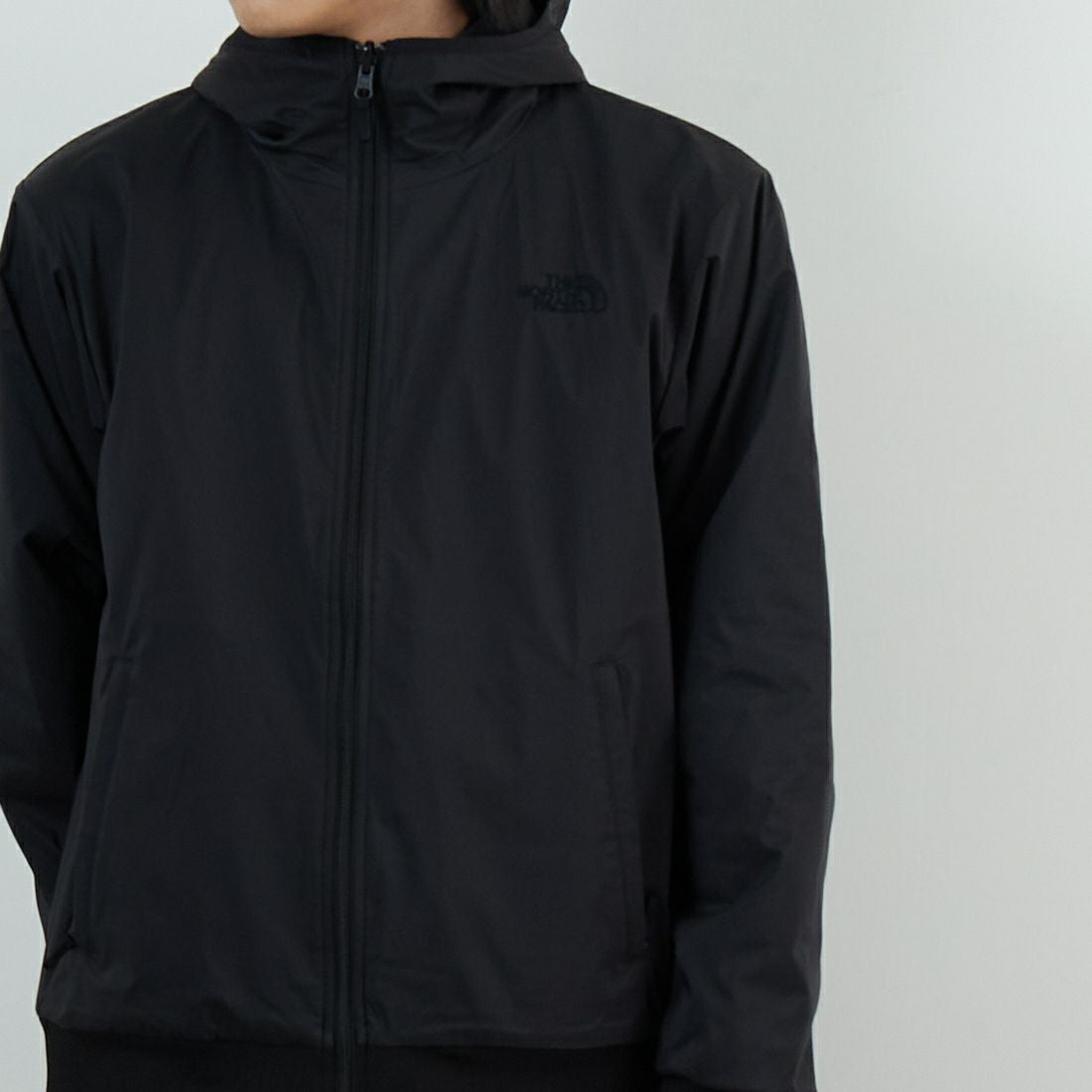 THE NORTH FACE [ザ ノースフェイス] リバーシブルテックエアーフーディ [NT62580] K &&モデル身長：179cm 着用サイズ：M&&