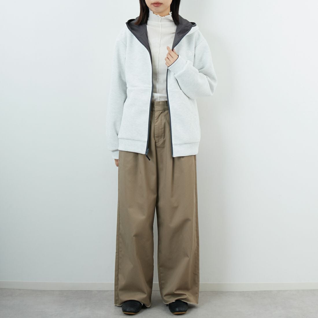 THE NORTH FACE [ザ ノースフェイス] リバーシブルテックエアーフーディ [NT62580] GX &&モデル身長：162cm 着用サイズ：S&&