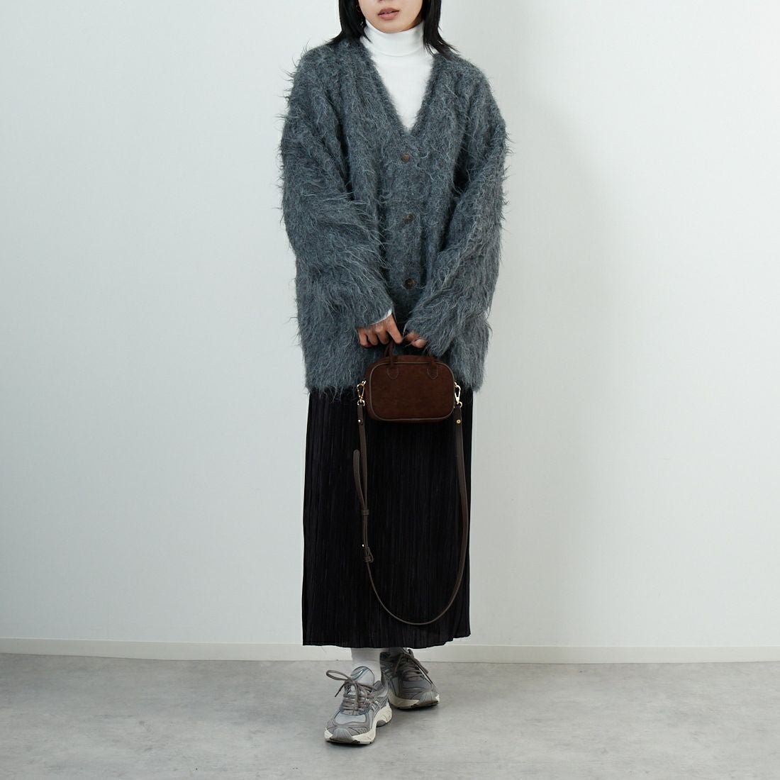 hwyl [ヒュイル] オーバーサイズシャギーニットカーディガン [55285569] ﾁｬｺｰﾙ &&モデル身長：167cm 着用サイズ：2&&