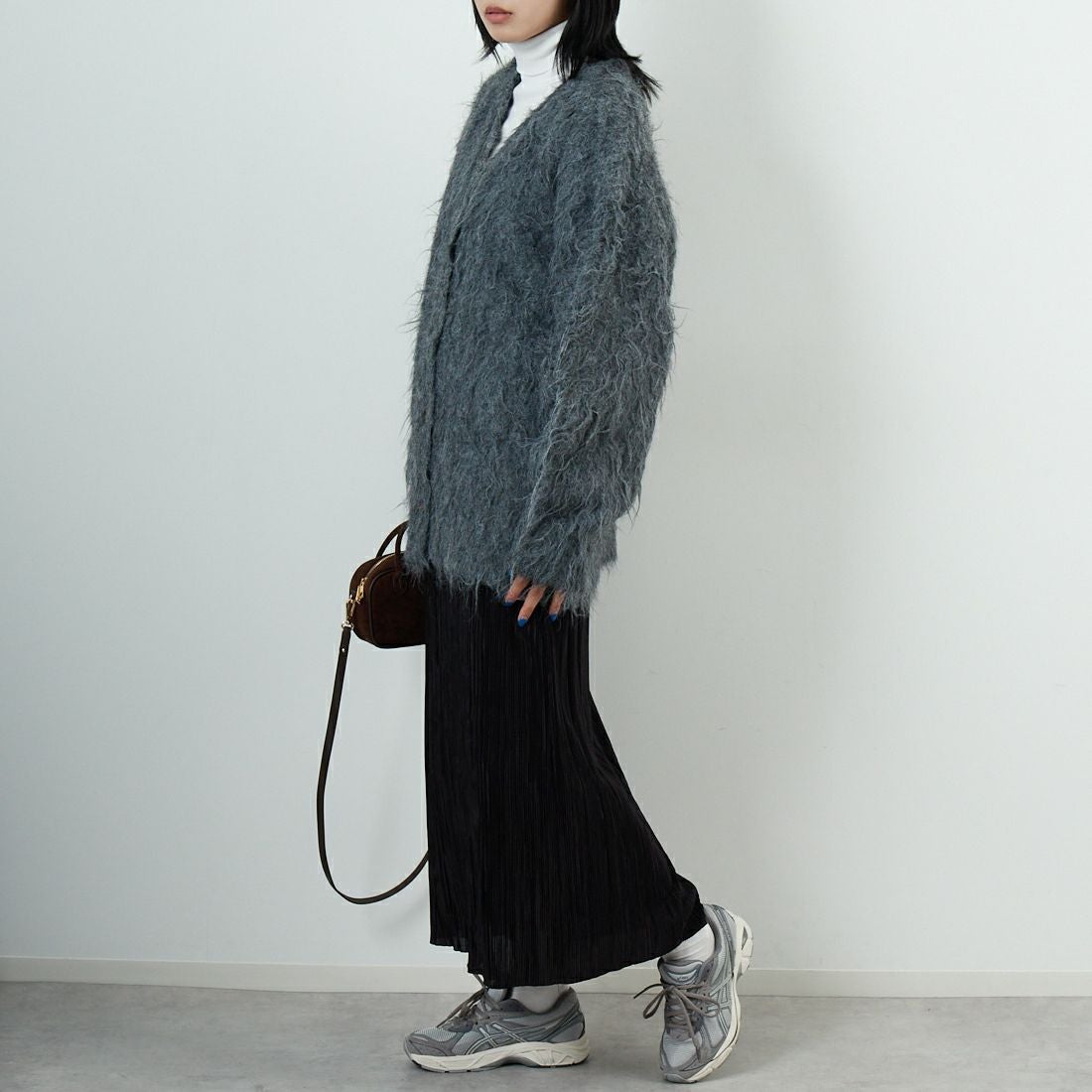 hwyl [ヒュイル] オーバーサイズシャギーニットカーディガン [55285569] ﾁｬｺｰﾙ &&モデル身長：167cm 着用サイズ：2&&