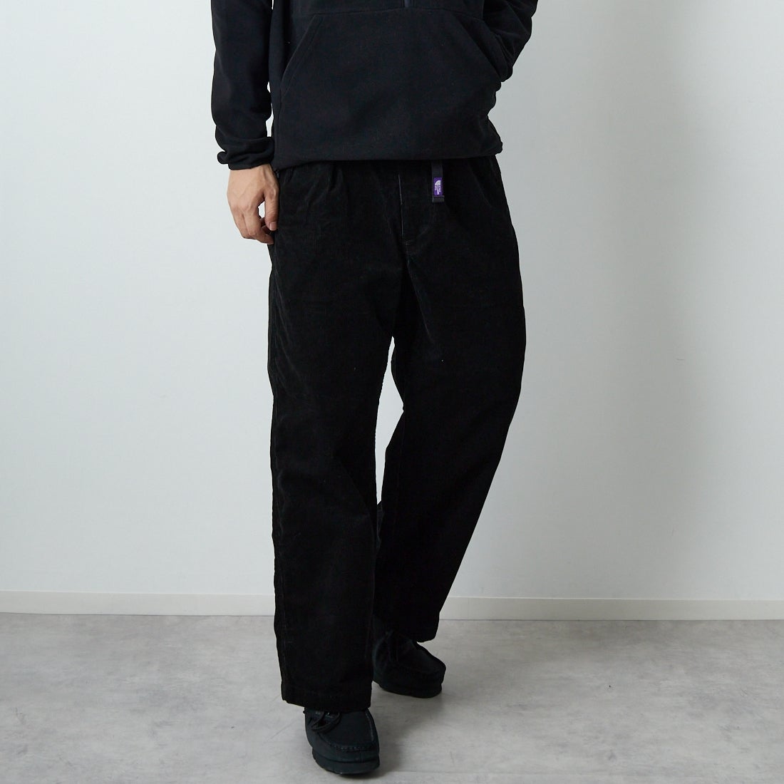 THE NORTH FACE PURPLE LABEL [ザ ノースフェイス パープルレーベル] コーデュロイ ワイドストレートフィールドパンツ [N25FC099] K BLACK &&モデル身長：179cm 着用サイズ：30&&