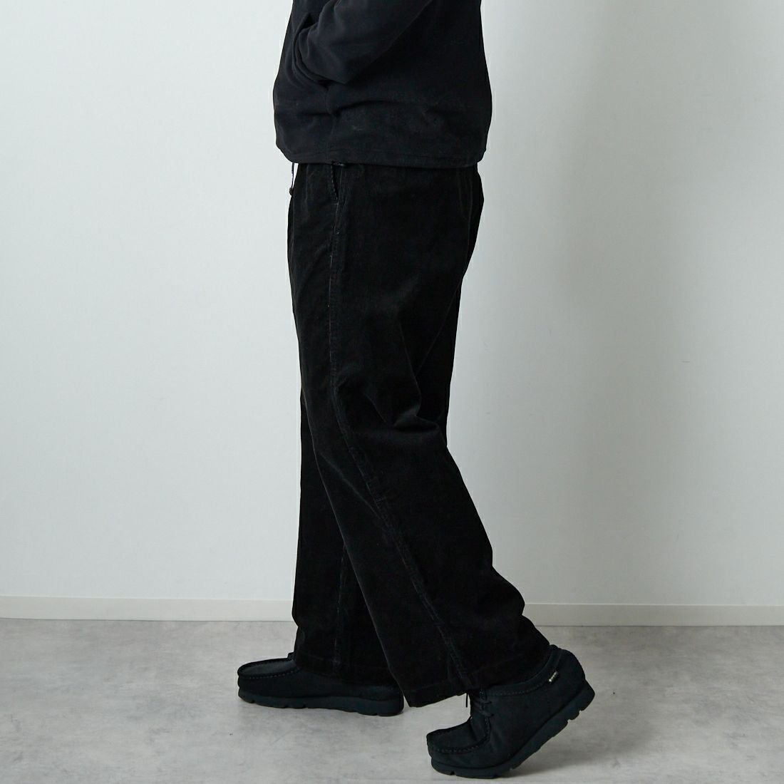 THE NORTH FACE PURPLE LABEL [ザ ノースフェイス パープルレーベル] コーデュロイ ワイドストレートフィールドパンツ [N25FC099] K BLACK &&モデル身長：179cm 着用サイズ：30&&