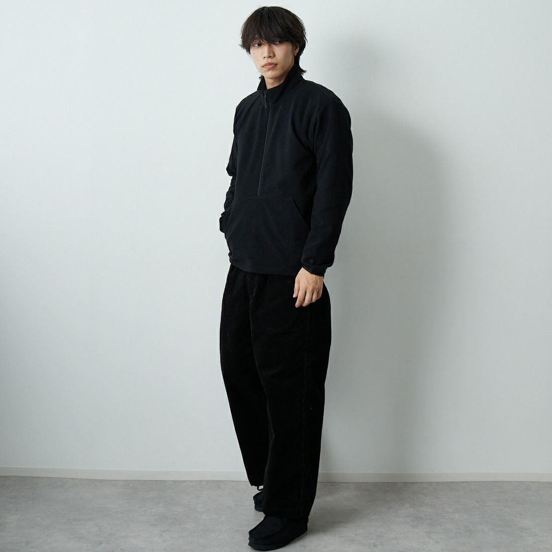 THE NORTH FACE PURPLE LABEL [ザ ノースフェイス パープルレーベル] コーデュロイ ワイドストレートフィールドパンツ [N25FC099] K BLACK &&モデル身長：179cm 着用サイズ：30&&