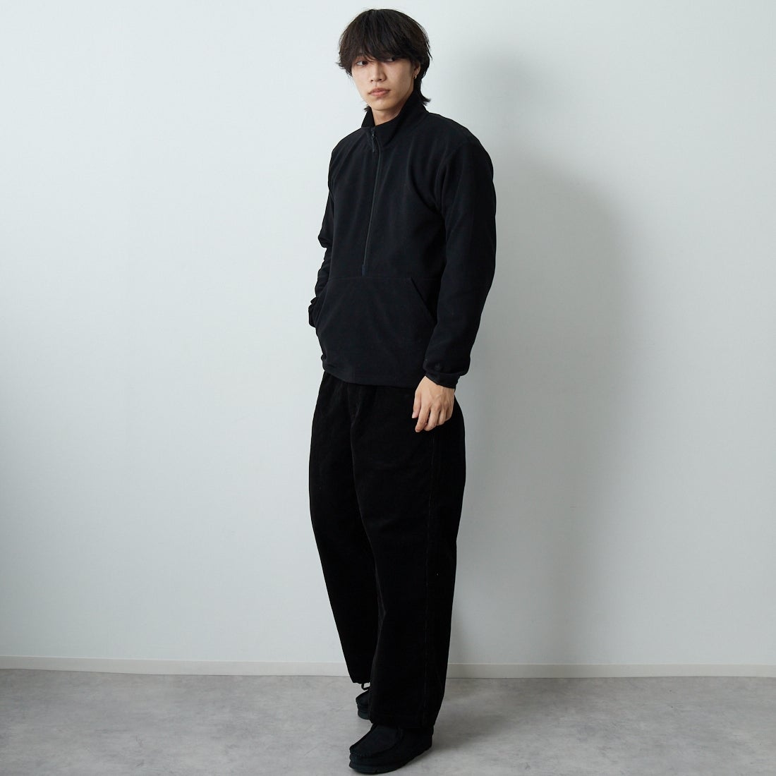 THE NORTH FACE PURPLE LABEL [ザ ノースフェイス パープルレーベル] コーデュロイ ワイドストレートフィールドパンツ [N25FC099] K BLACK &&モデル身長：179cm 着用サイズ：30&&