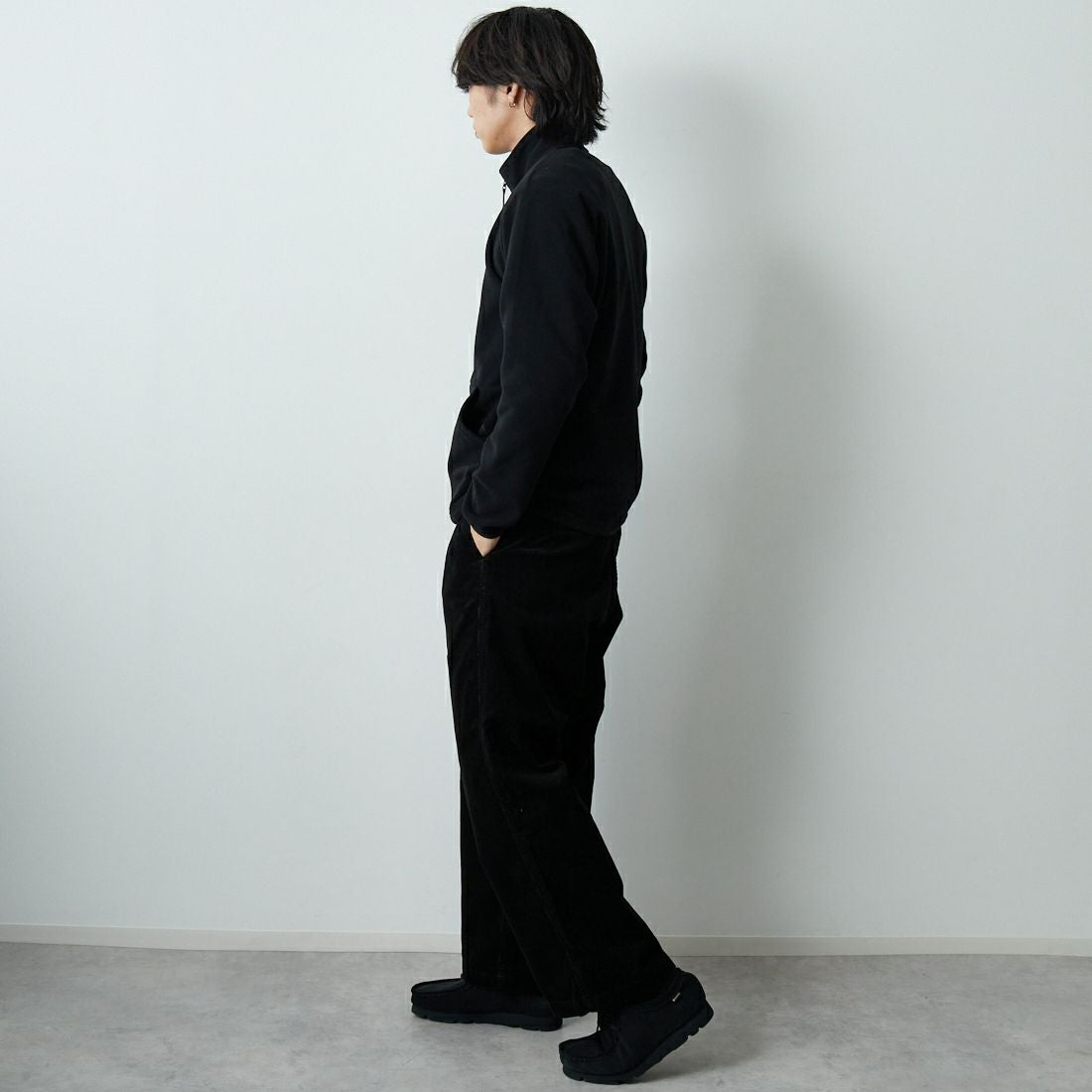 THE NORTH FACE PURPLE LABEL [ザ ノースフェイス パープルレーベル] コーデュロイ ワイドストレートフィールドパンツ [N25FC099] K BLACK &&モデル身長：179cm 着用サイズ：30&&