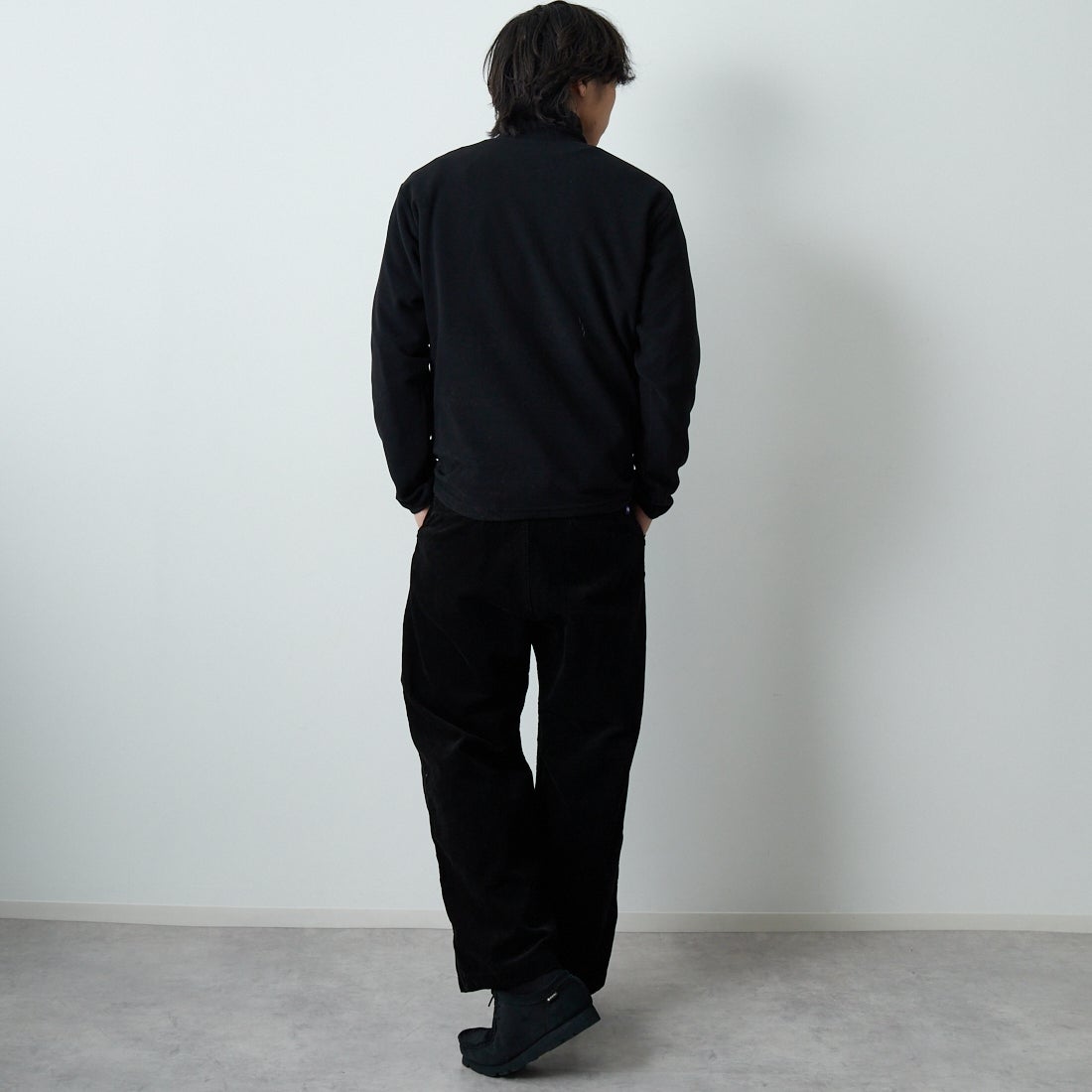 THE NORTH FACE PURPLE LABEL [ザ ノースフェイス パープルレーベル] コーデュロイ ワイドストレートフィールドパンツ [N25FC099] K BLACK &&モデル身長：179cm 着用サイズ：30&&