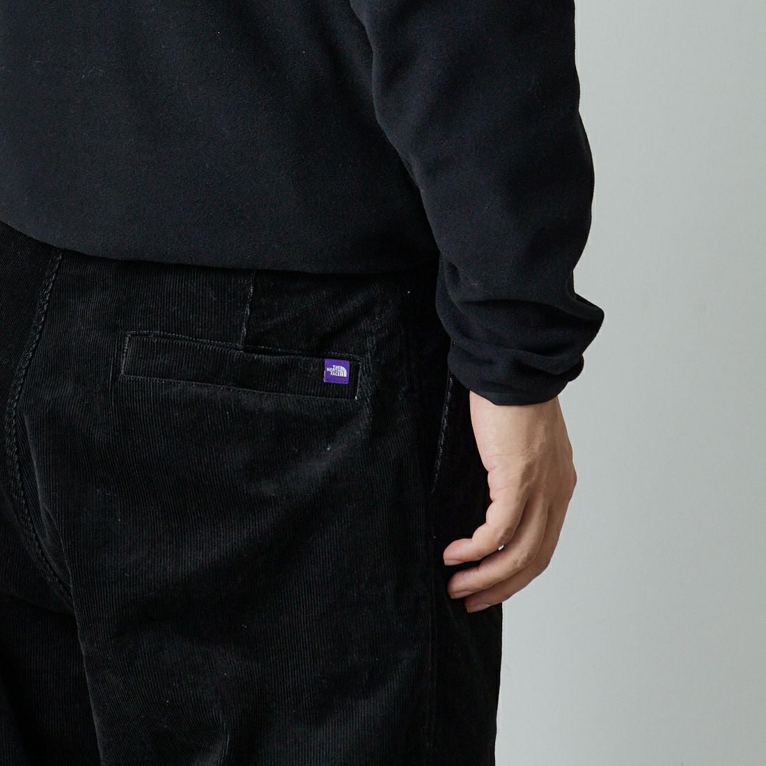 THE NORTH FACE PURPLE LABEL [ザ ノースフェイス パープルレーベル] コーデュロイ ワイドストレートフィールドパンツ [N25FC099] K BLACK &&モデル身長：179cm 着用サイズ：30&&