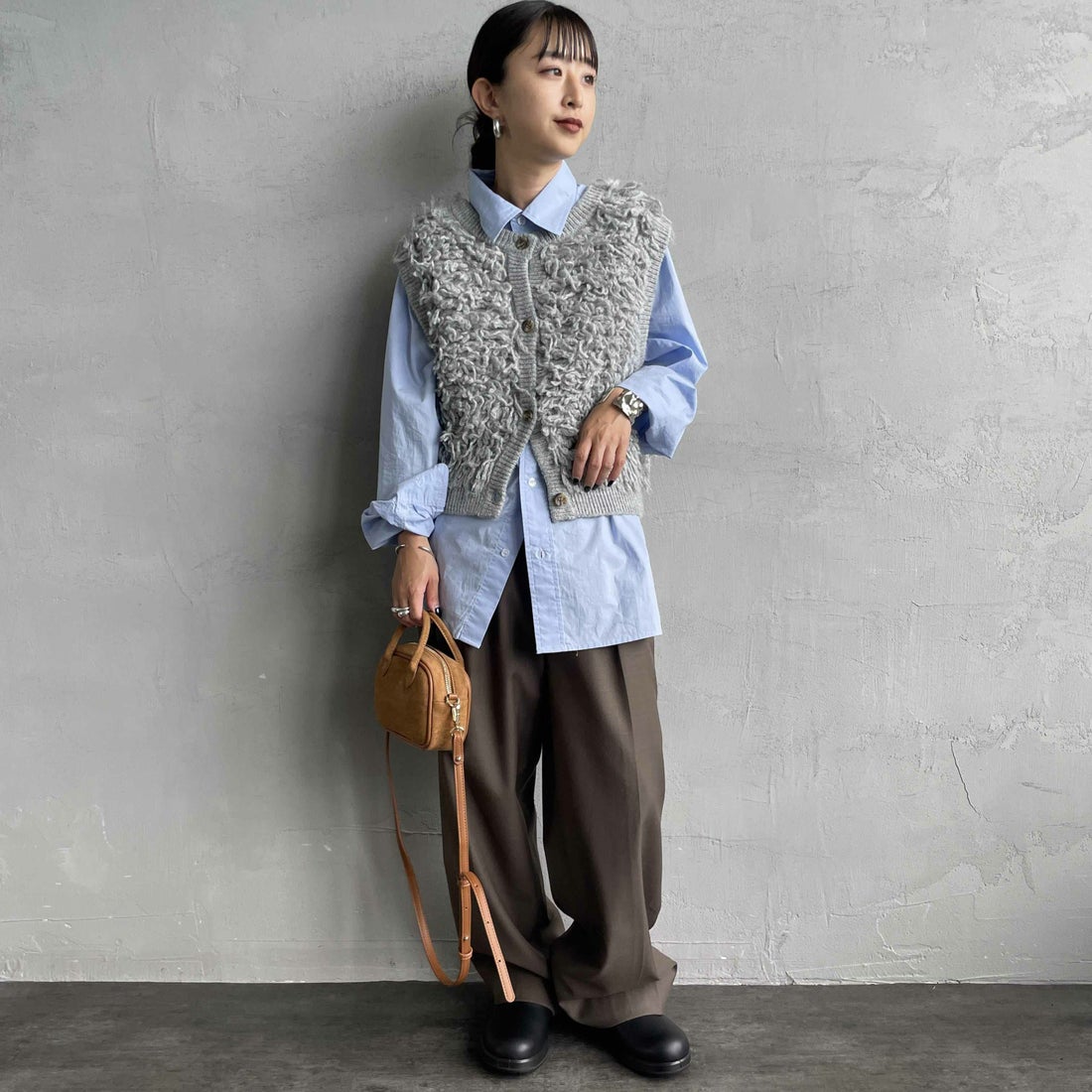 nenom [ネノム] マルチWAY フリンジショートベスト [NE25131028] 07 GRAY &&モデル身長：150cm 着用サイズ：F&&