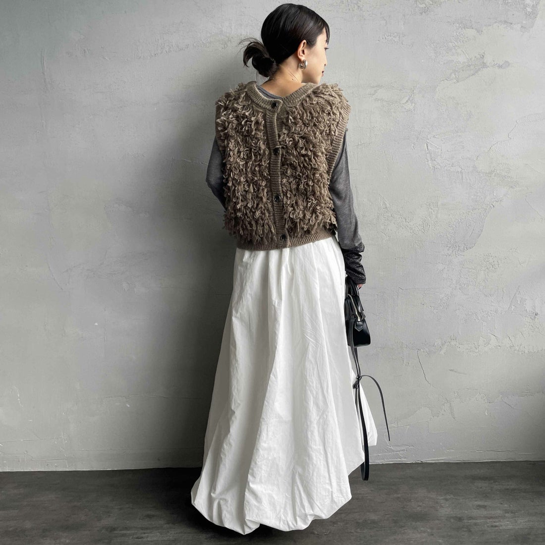 nenom [ネノム] マルチWAY フリンジショートベスト [NE25131028] 26 MOCHA &&モデル身長：150cm 着用サイズ：F&&