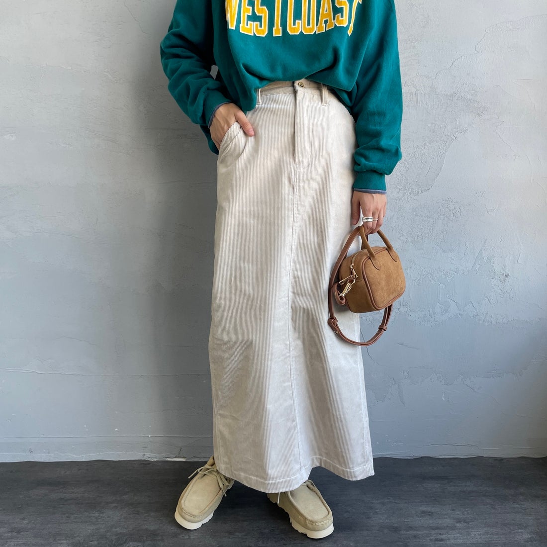 UNIVERSAL OVERALL [ユニバーサルオーバーオール] 別注 コーデュロイナロースカート [U2532767IN-JF] GREIGE &&モデル身長：158cm 着用サイズ：S&&