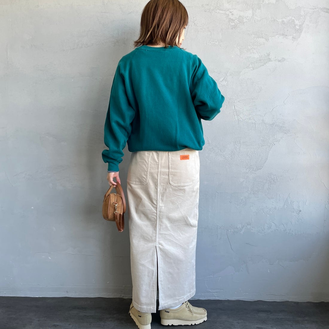 UNIVERSAL OVERALL [ユニバーサルオーバーオール] 別注 コーデュロイナロースカート [U2532767IN-JF] GREIGE &&モデル身長：158cm 着用サイズ：S&&