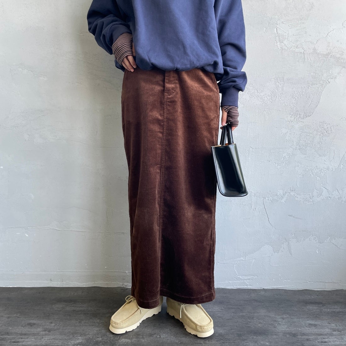 UNIVERSAL OVERALL [ユニバーサルオーバーオール] 別注 コーデュロイナロースカート [U2532767IN-JF] BROWN &&モデル身長：158cm 着用サイズ：S&&