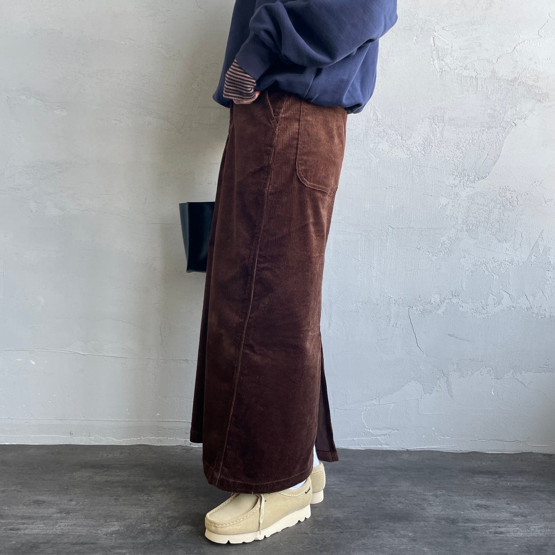 UNIVERSAL OVERALL [ユニバーサルオーバーオール] 別注 コーデュロイナロースカート [U2532767IN-JF] BROWN &&モデル身長：158cm 着用サイズ：S&&