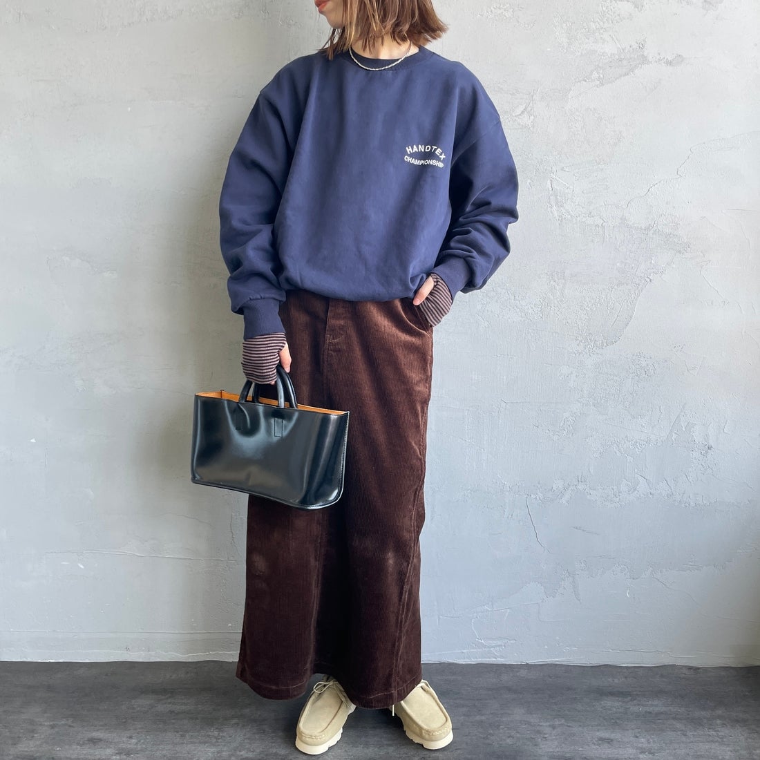UNIVERSAL OVERALL [ユニバーサルオーバーオール] 別注 コーデュロイナロースカート [U2532767IN-JF] BROWN &&モデル身長：158cm 着用サイズ：S&&