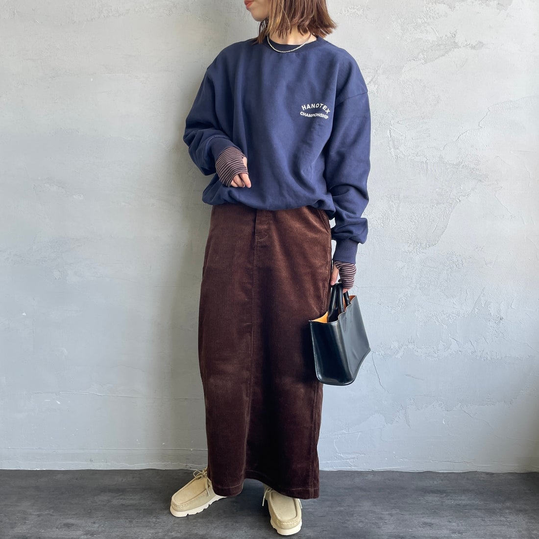 UNIVERSAL OVERALL [ユニバーサルオーバーオール] 別注 コーデュロイナロースカート [U2532767IN-JF] BROWN &&モデル身長：158cm 着用サイズ：S&&