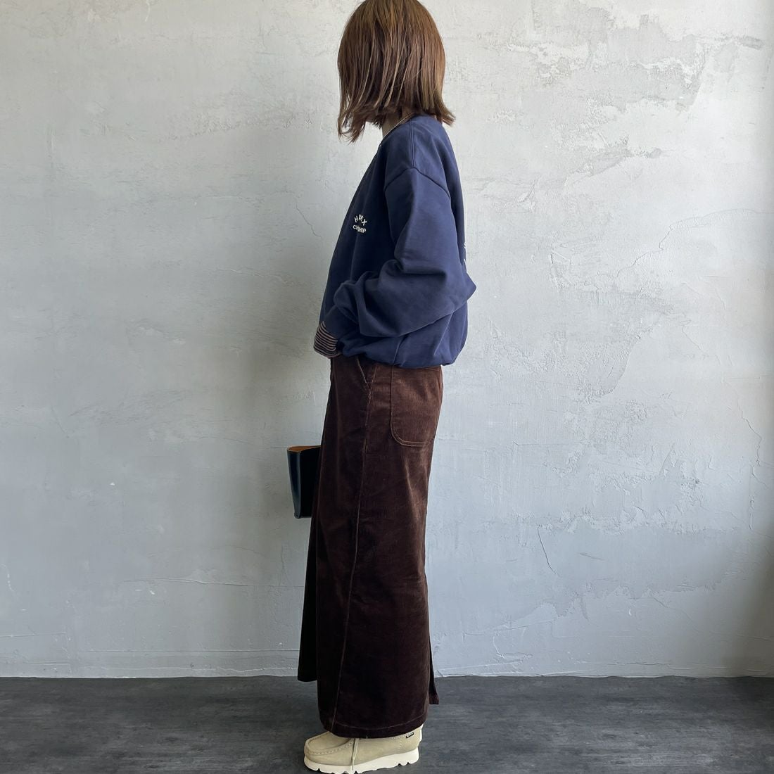 UNIVERSAL OVERALL [ユニバーサルオーバーオール] 別注 コーデュロイナロースカート [U2532767IN-JF] BROWN &&モデル身長：158cm 着用サイズ：S&&