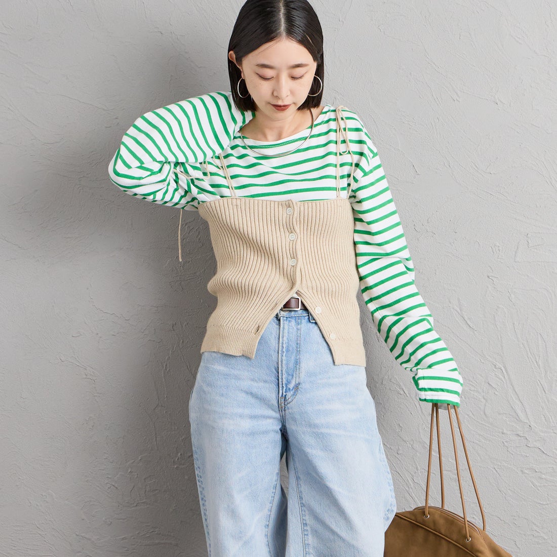 nenom [ネノム] マルチWAY フロントボタンリブニットビスチェ [NE25131033] 22 BEIGE&&モデル身長：150cm 着用サイズ：F&&