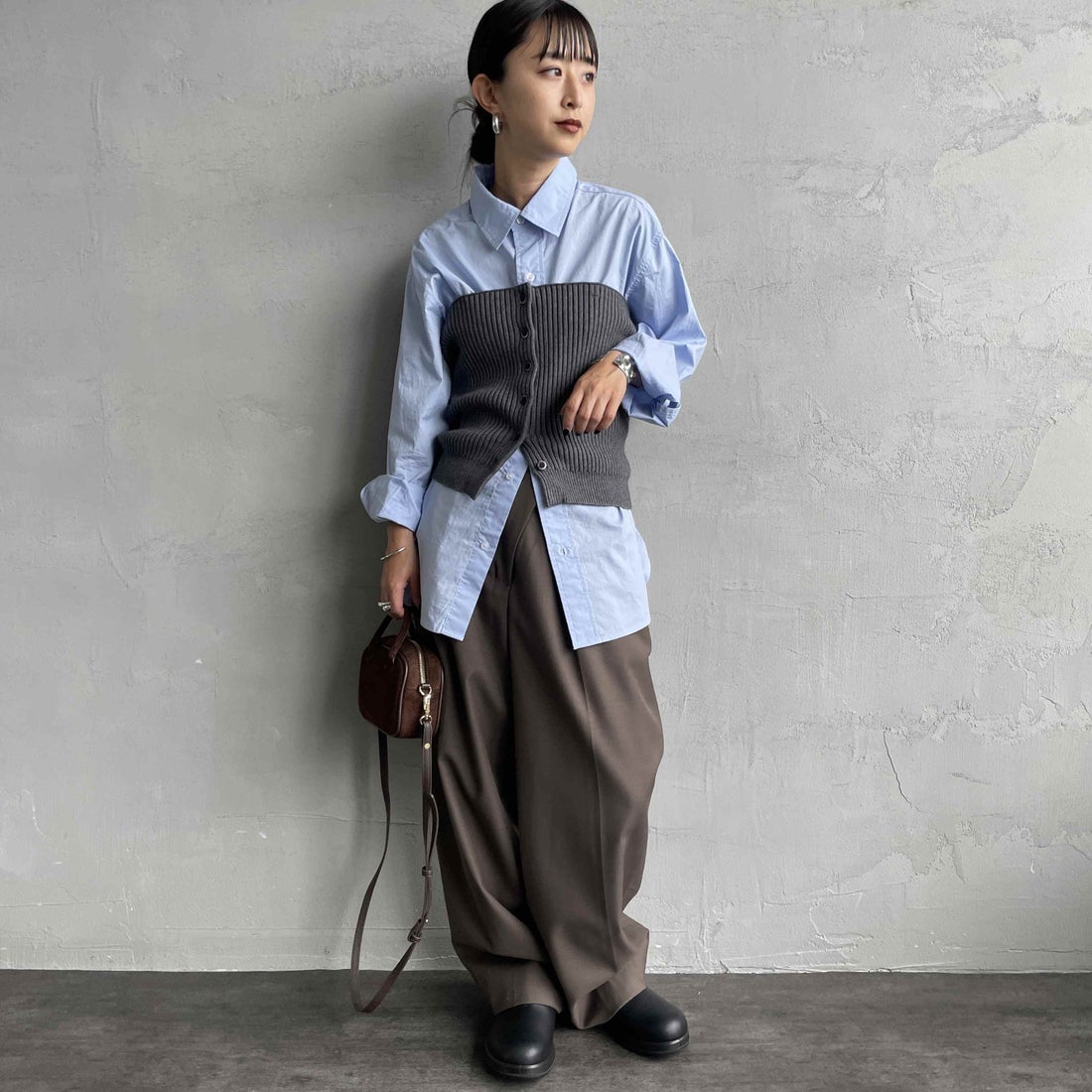 nenom [ネノム] マルチWAY フロントボタンリブニットビスチェ [NE25131033] 07 GRAY&&モデル身長：150cm 着用サイズ：F&&