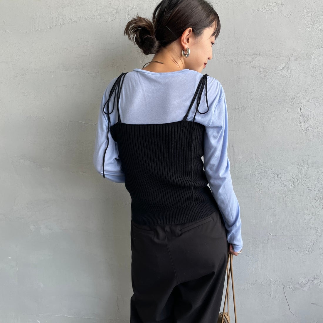 nenom [ネノム] マルチWAY フロントボタンリブニットビスチェ [NE25131033] 09 BLACK&&モデル身長：150cm 着用サイズ：F&&