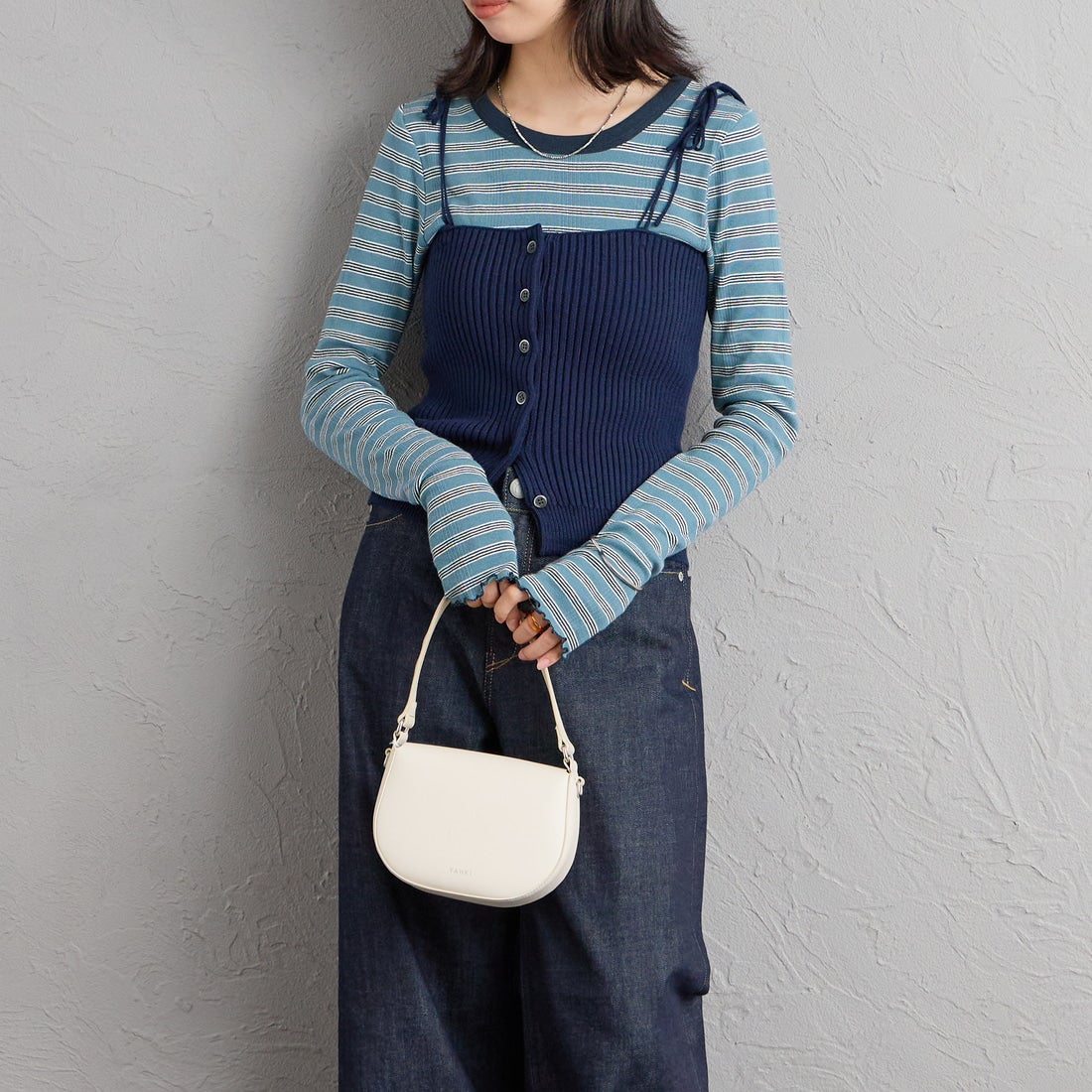 nenom [ネノム] マルチWAY フロントボタンリブニットビスチェ [NE25131033] 16 NAVY &&モデル身長：162cm 着用サイズ：F&&