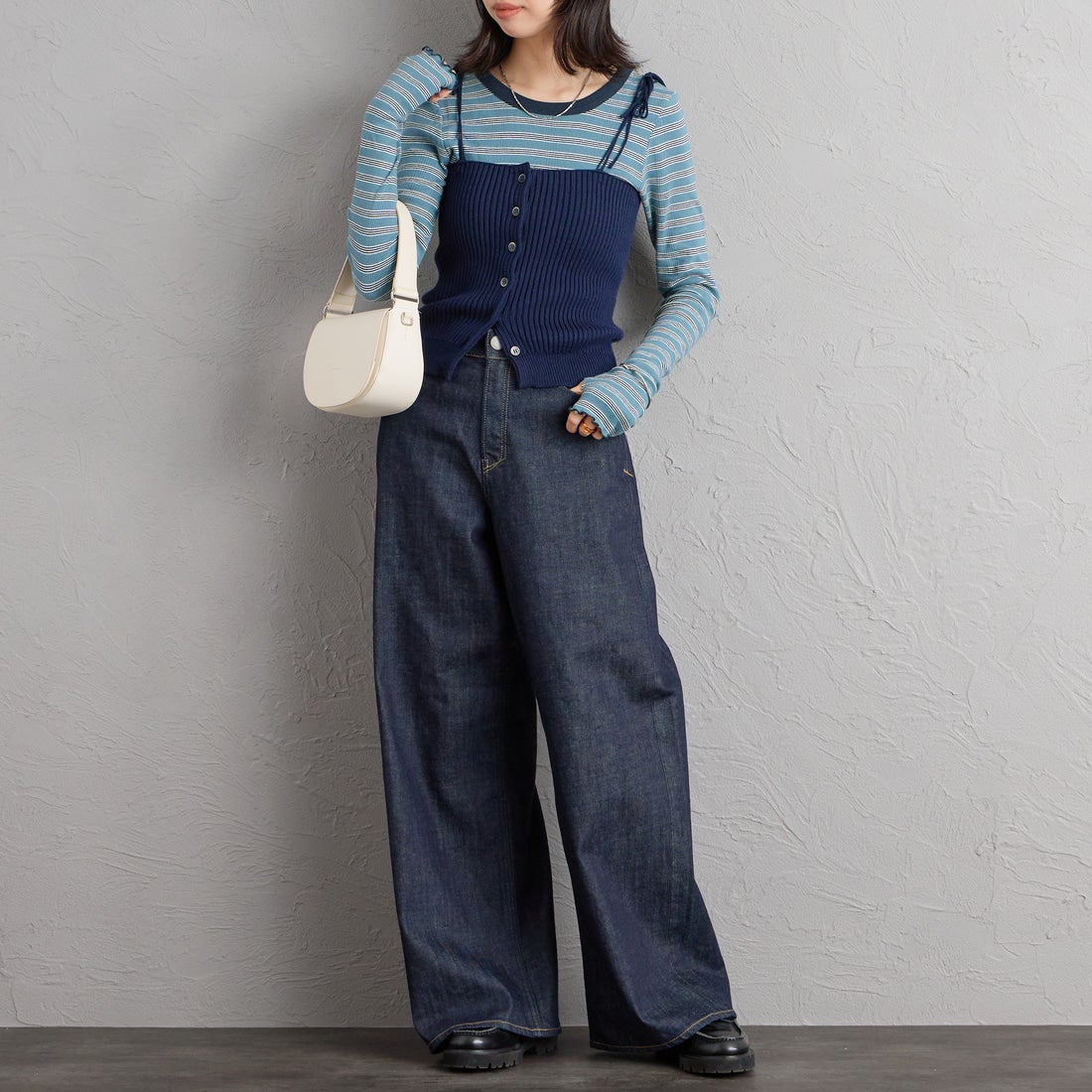 nenom [ネノム] マルチWAY フロントボタンリブニットビスチェ [NE25131033] 16 NAVY &&モデル身長：162cm 着用サイズ：F&&