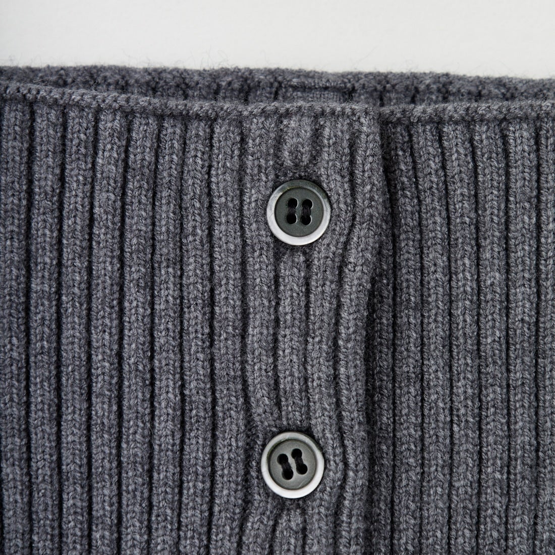 nenom [ネノム] マルチWAY フロントボタンリブニットビスチェ [NE25131033] 07 GRAY