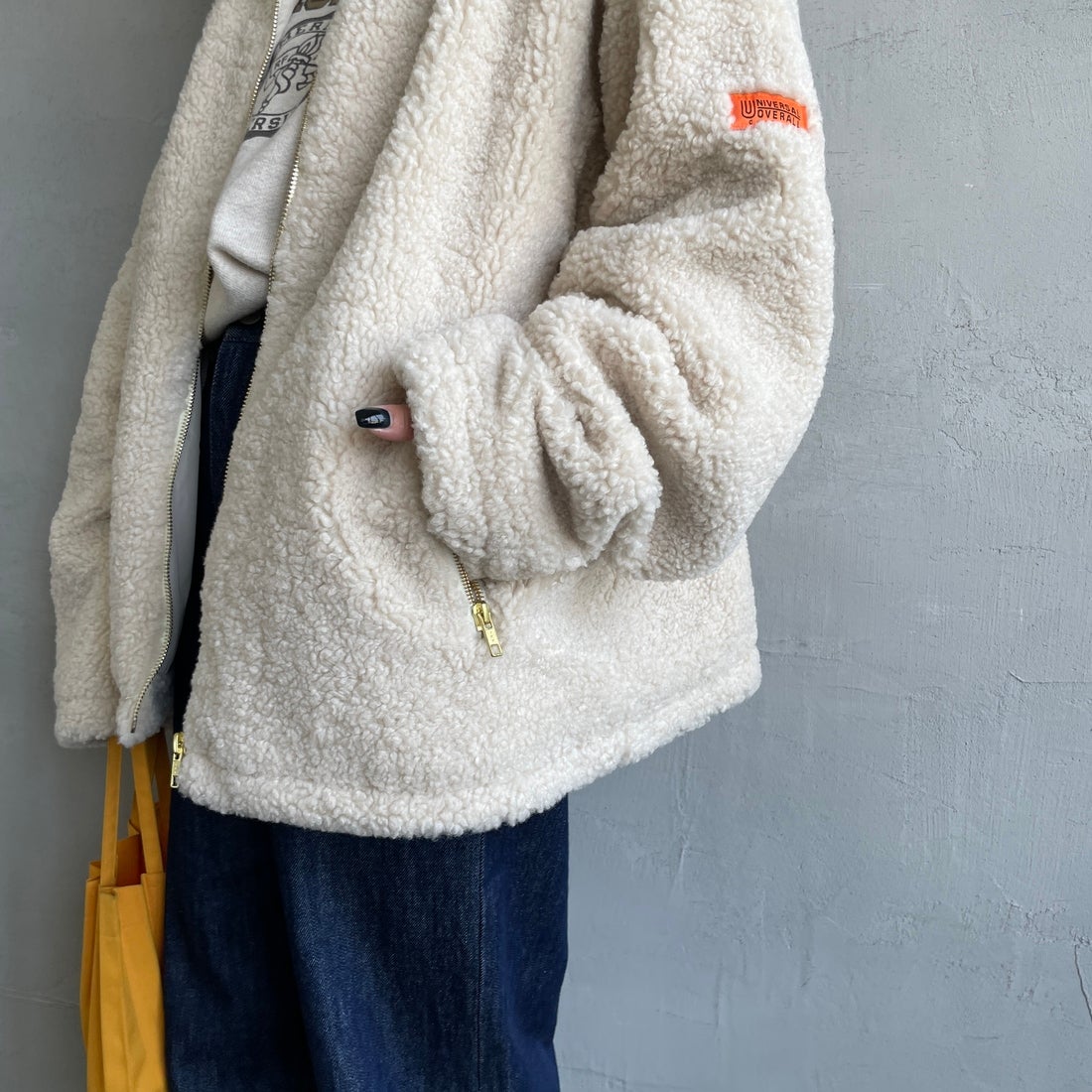 UNIVERSAL OVERALL [ユニバーサルオーバーオール] 別注 カールボアブルゾン [U2532400IN-JF] IVORY &&モデル身長：150cm 着用サイズ：F&&