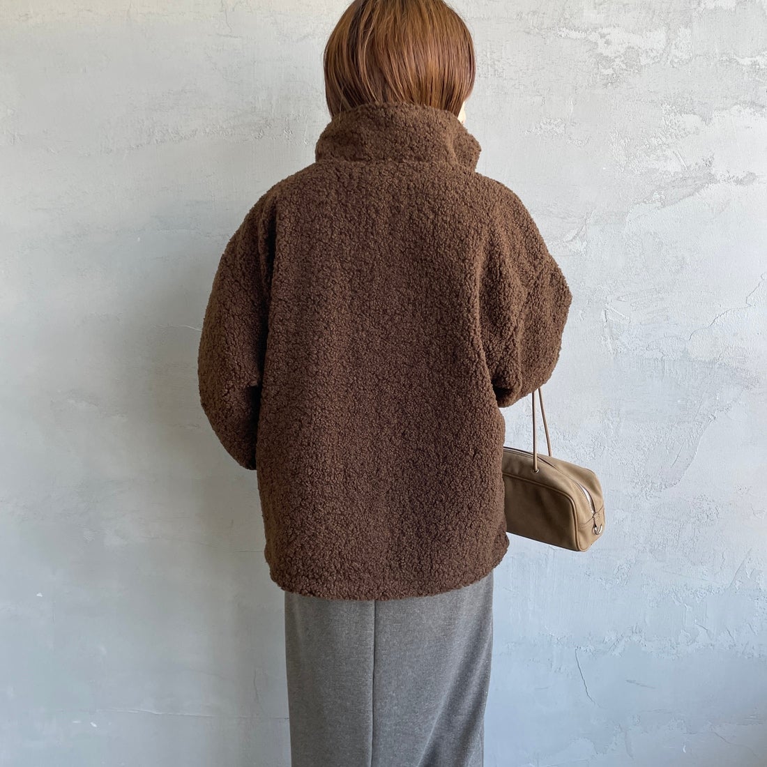 UNIVERSAL OVERALL [ユニバーサルオーバーオール] 別注 カールボアブルゾン [U2532400IN-JF] BROWN &&モデル身長：158cm 着用サイズ：F&&